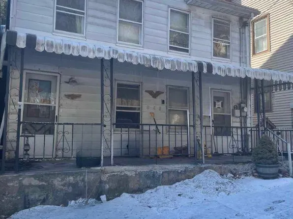 848 W Pine St, Coal Township, PA 17866