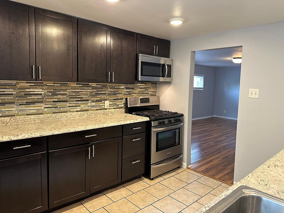 1st image of 366 Gertrude St #2