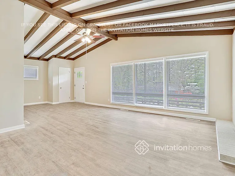 562 Collingwood Dr — Photo 6