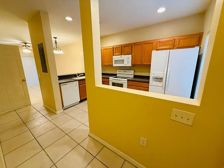 8533 Trail Wind Dr — Photo 9
