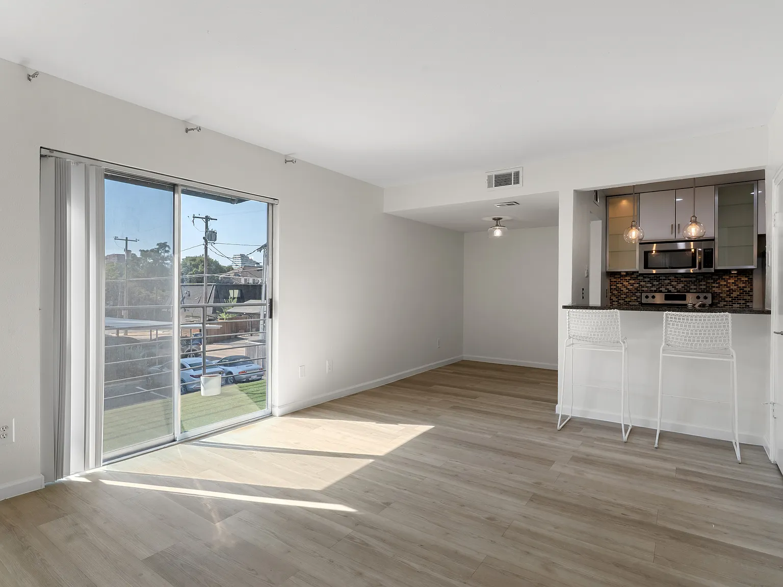 4211 Holland Ave — Photo 1