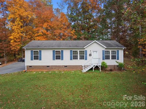 189 Panther Ln #94-97, Thomasville, NC 27360