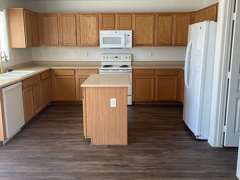 45579 W Dutchman Dr — Photo 35