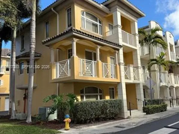 18421 NE 27th Ct #Townhouse 18421, North Miami Beach, FL 33160