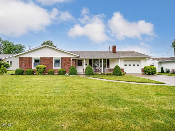 304 Stinebaugh Dr, Wapakoneta, OH 45895