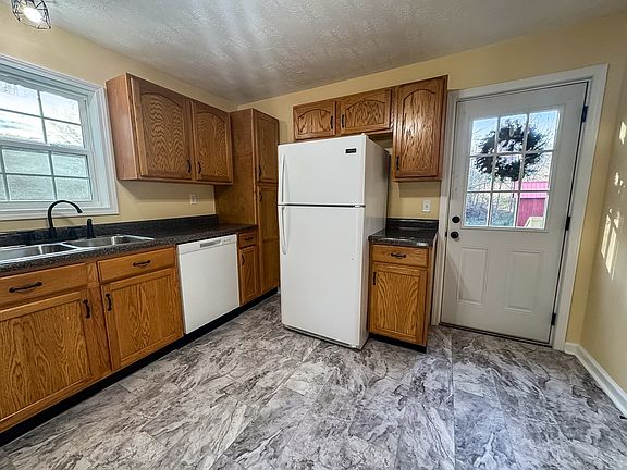 5th image of 608 Big Rock Rd