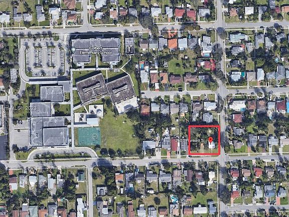 4th image of 2603 Plunkett St