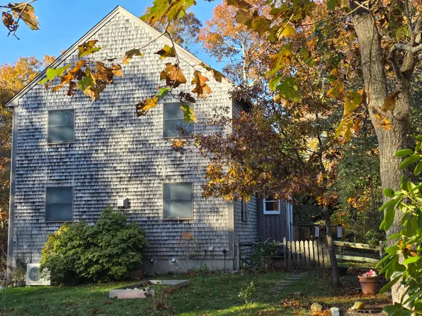 33 Alyssa Ln, Tisbury, MA 02568