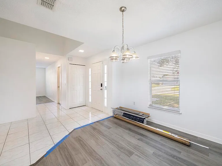 981 SW McElroy Ave — Photo 8