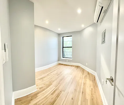 Rented by EastMount Realty LLC | media 3