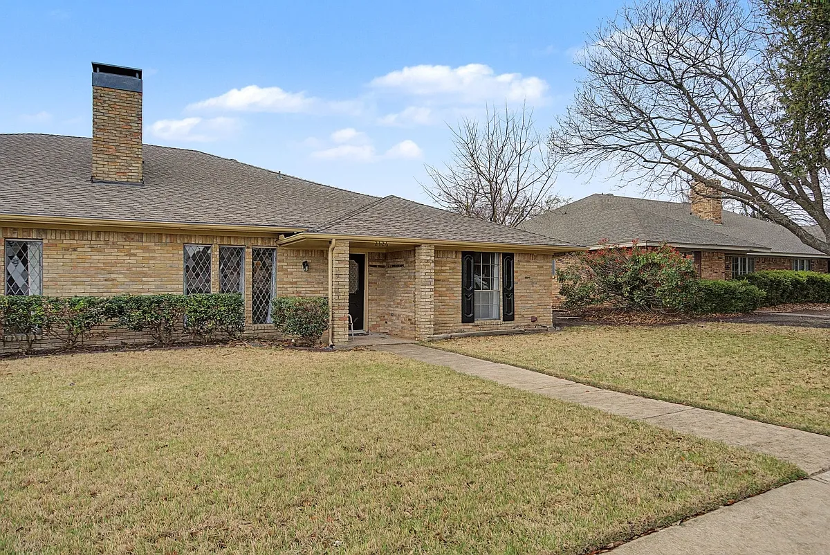 Building Photo - 2126 Teakwood Ln