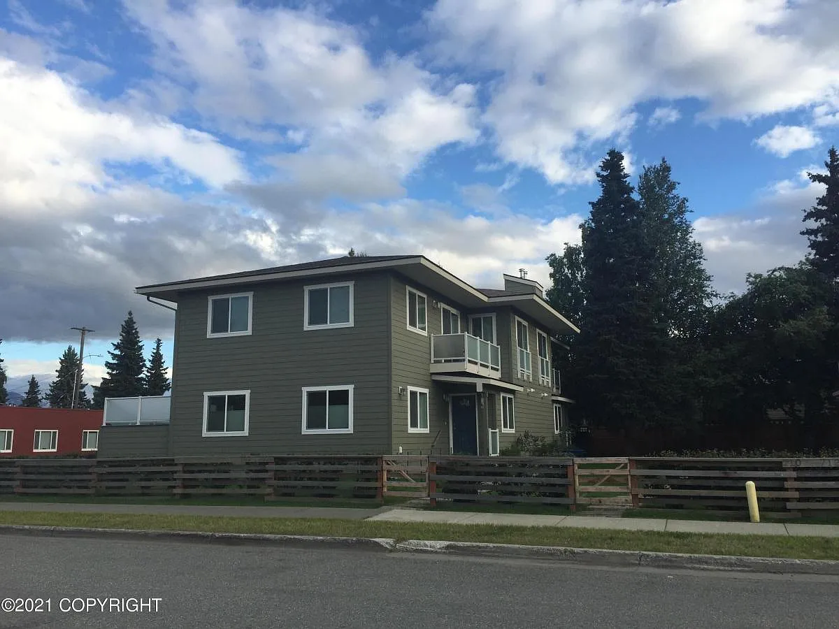 3 bed, 2.5 bath, 1618 sqft, $2,250 — Photo 1