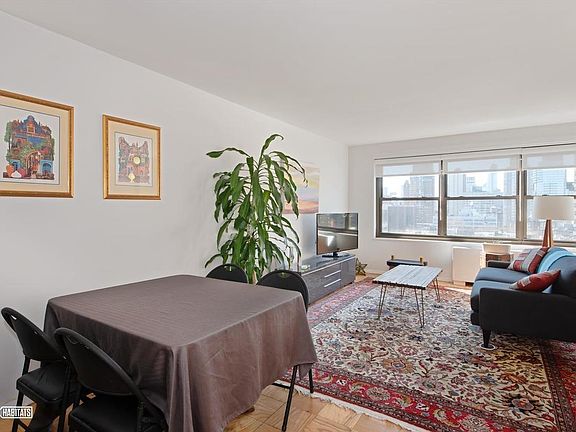 4th image of 140 W End Ave #16R