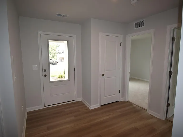 34 Diana Ct — Photo 19