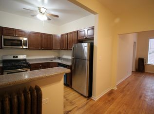 1221 W Rosedale Ave #2, Chicago, IL 60660