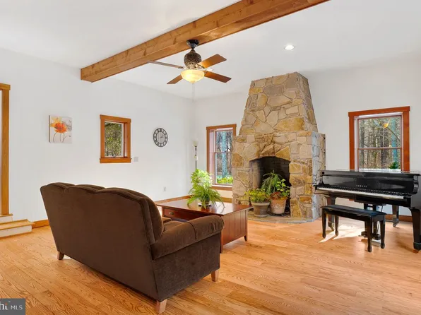 12834 Jesse Smith Rd, Mount Airy, MD 21771