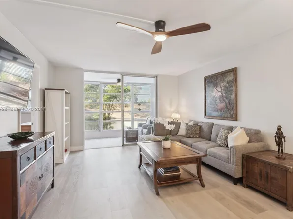 2600 Sunrise Lakes Dr W APT 209, Sunrise, FL 33322
