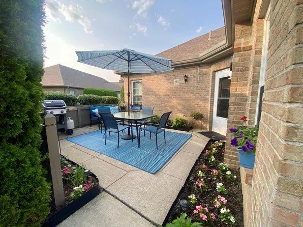 251 Windemere Cir, Westerville, OH 43082