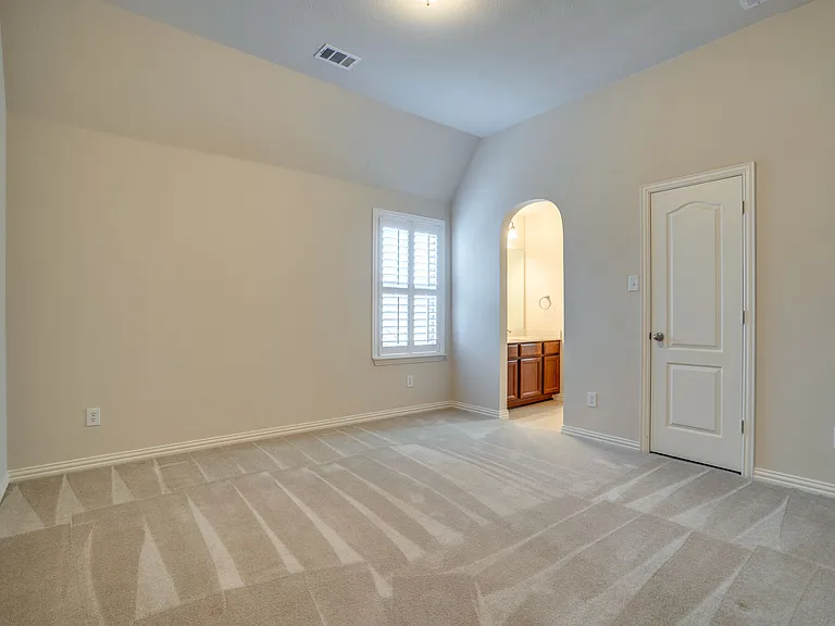 7747 Ivanhoe Dr — Photo 42