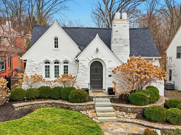1134 Beverly Hill Dr, Cincinnati, OH 45208