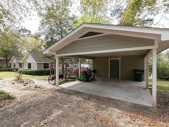 2nd image of 295 Sherwood Forest Dr N