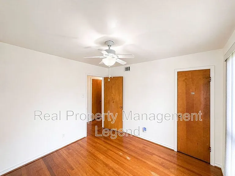 409 La Salle Dr — Photo 7
