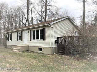 1658 Sunny Side Dr, Tobyhanna, PA 18466