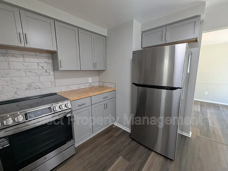 4920 Desoto Dr — Photo 11