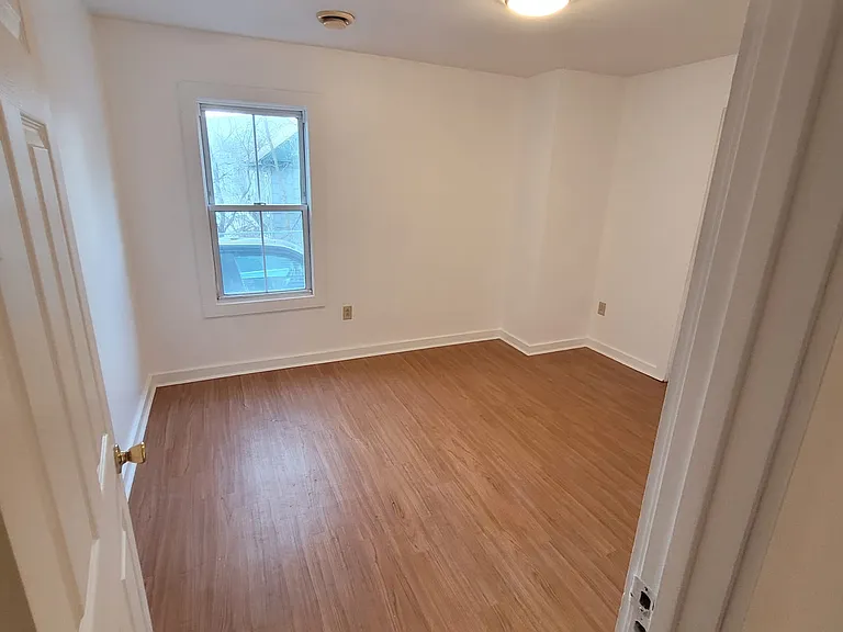 60 Cliff St #A — Photo 3