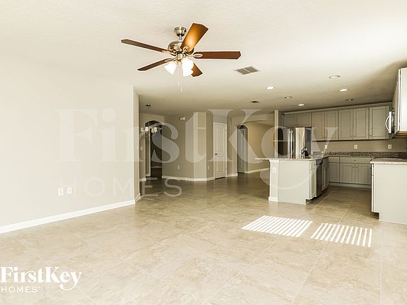 4th image of 422 Earhart Dr