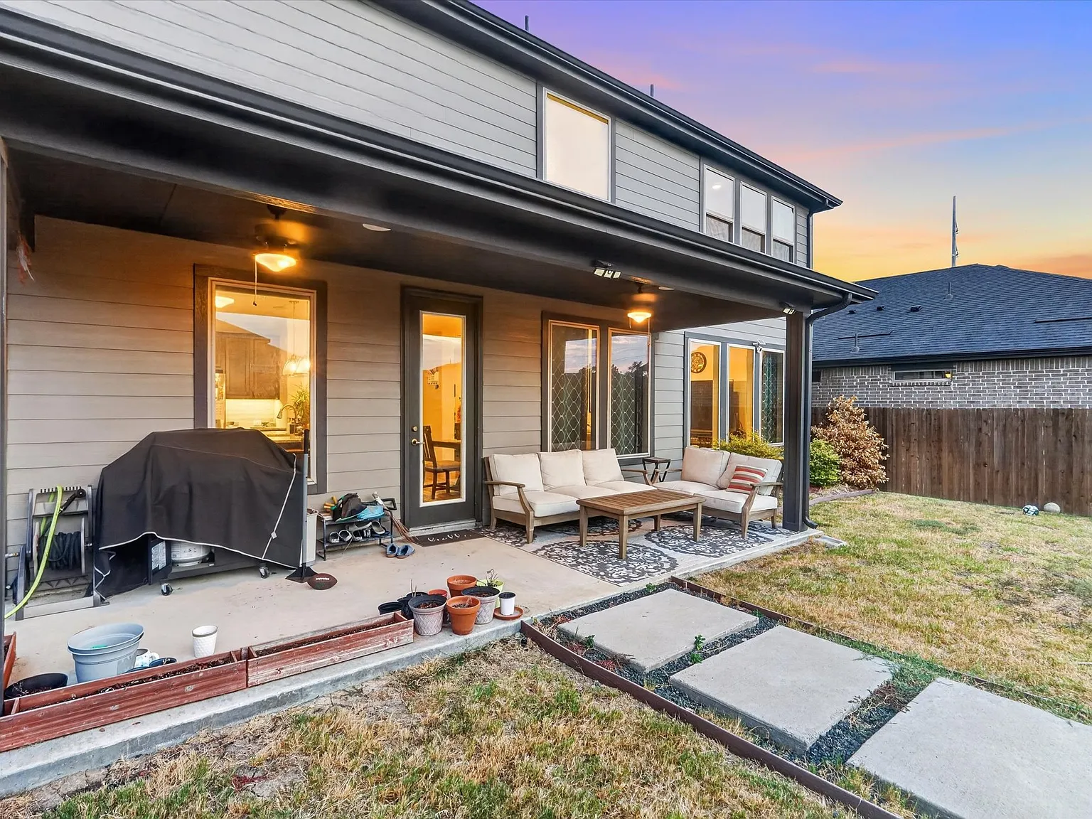 4 bed, 2545 sqft, $3,000 — Photo 4