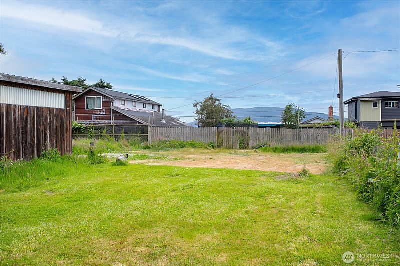 4th image of 3421 Lena Road
