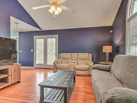 5th image of 245 Leonard St NW