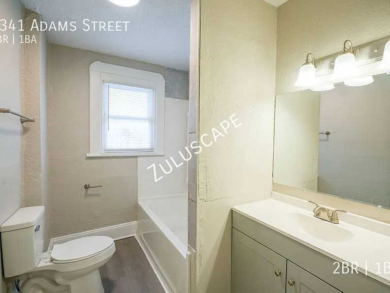 2341 Adams St — Photo 9