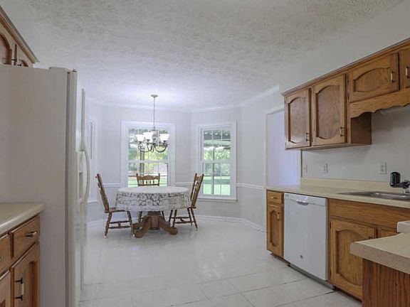 4th image of 113 Walton Ave