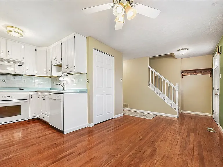 806 Countryside Dr — Photo 6