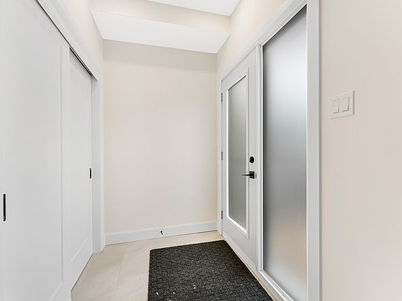2nd image of 847 Woodroffe Ave #A
