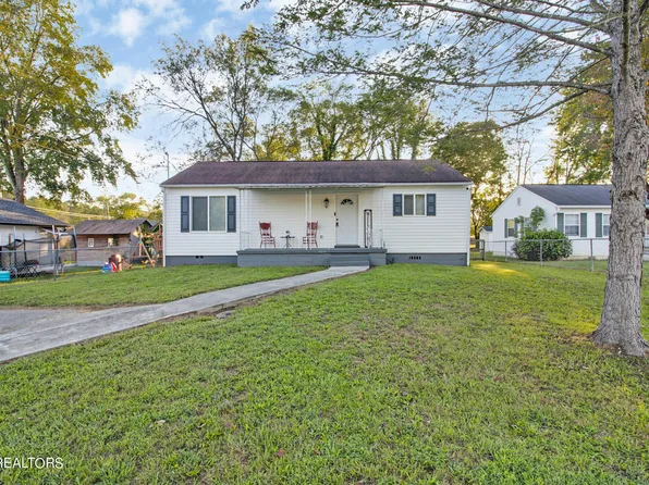 111 Davis Cir, Harriman, TN 37748