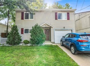 327 Broadview Ave, Barberton, OH 44203