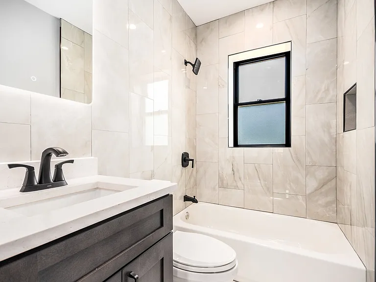 8656 S Burnham Ave #3B — Photo 4