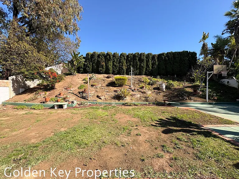 2475 Unicornio St — Photo 37