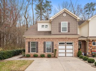 449 Green Meadow Dr, Chesapeake, VA 23320