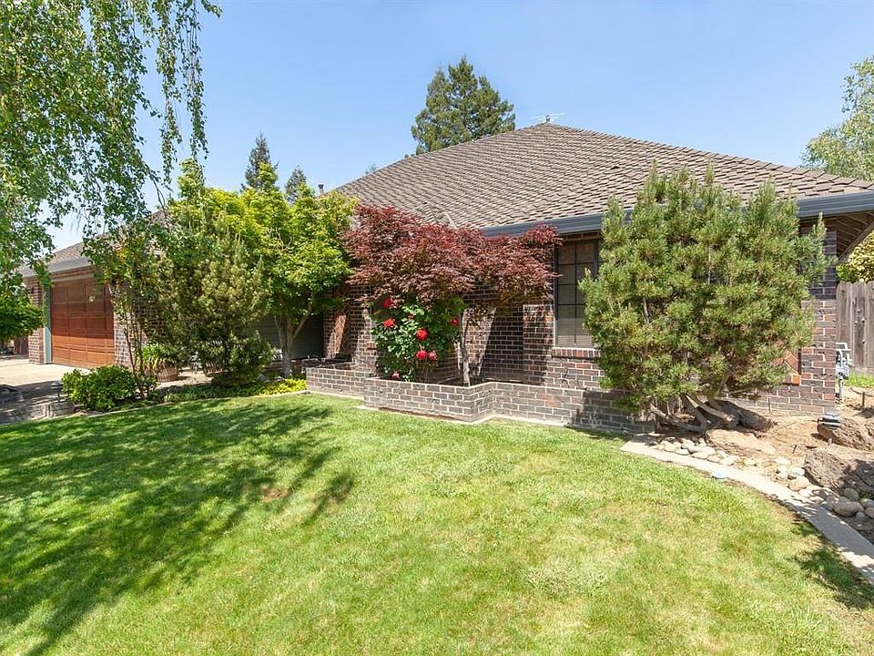 1st image of 3017 Park Oak Dr