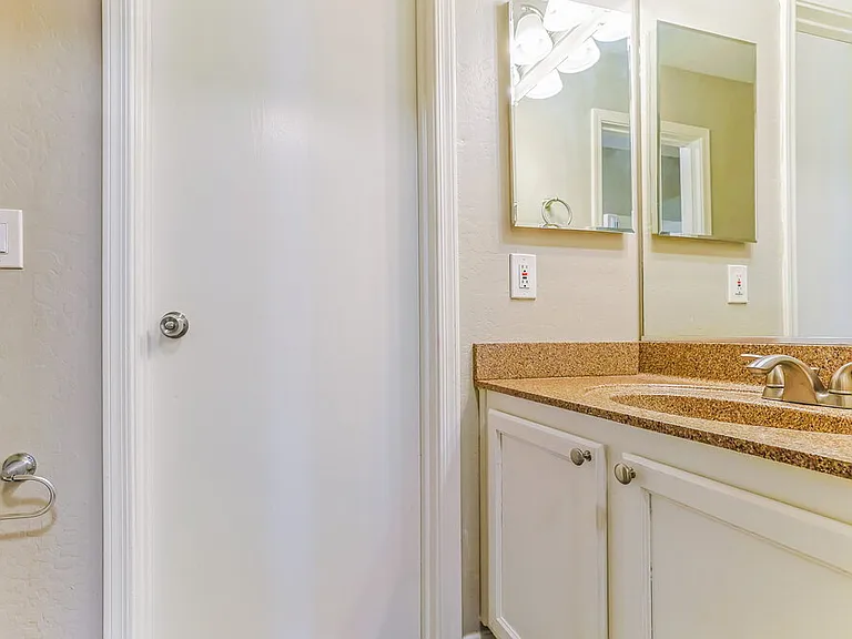 12031 W Dahlia Dr — Photo 11