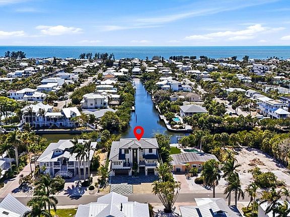4th image of 319 Tarpon St