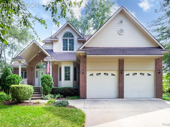 4070 Cotton Tail Ln, Shelby Township, MI 48316