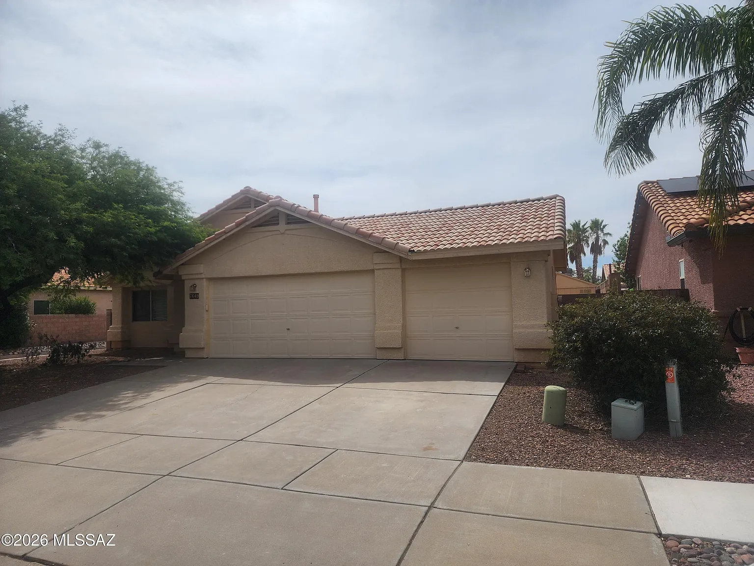 4 bed, 2.0 bath, 1752 sqft, $1,900 — Photo 1