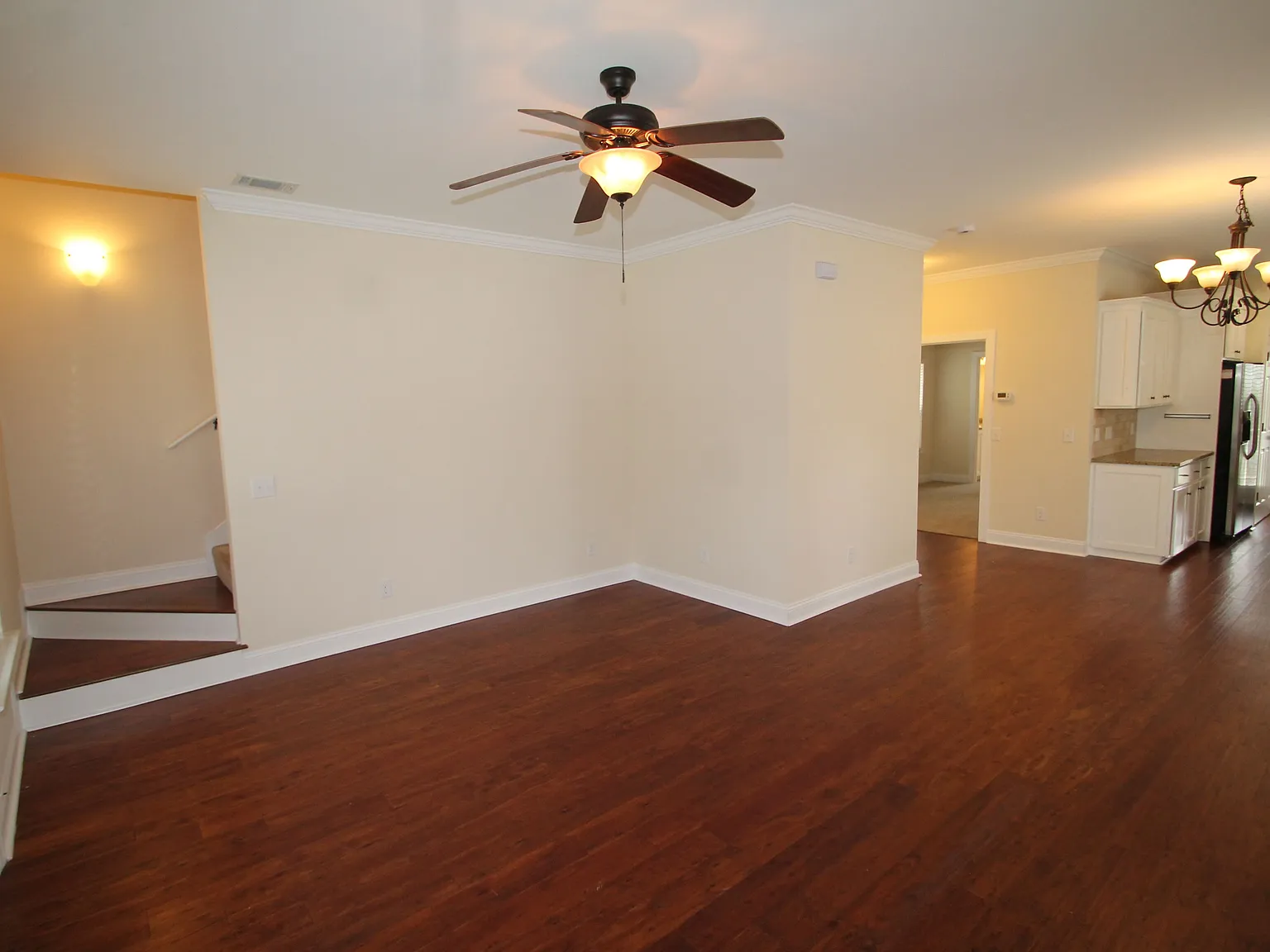 4 bed, 2.5 bath, 1850 sqft, $2,800 — Photo 2