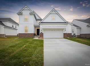 2126 Emerald Ln, Wixom, MI 48393