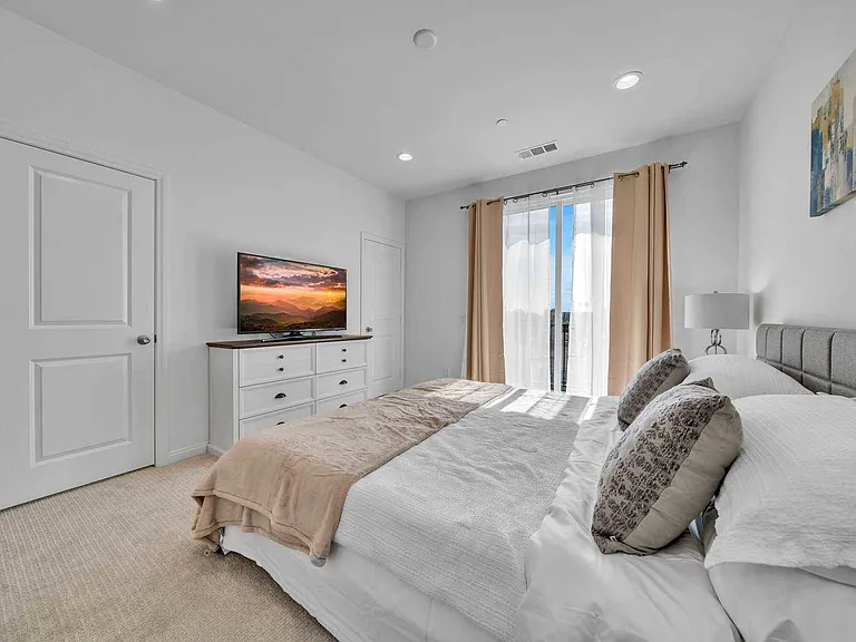 527 W Victor Ave — Photo 16